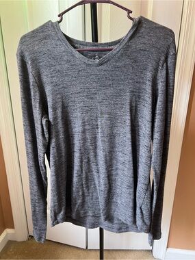 Eddie Bauer Heather Gray V-Neck Long Sleeve Top, Large
